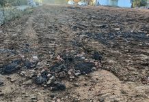 राष्ट्रीय महामार्गावरील पोचमार्गाच्या कामात माती व डांबरमिश्रीत चुरीचा वापर national highway national highway