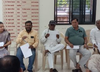 खोटं बोला परंतु रेटुन बोला अस कॉंग्रेस पदाधिकाऱ्यांचे धोरण Policy of Congress Office-bearers Policy of Congress Office-bearers